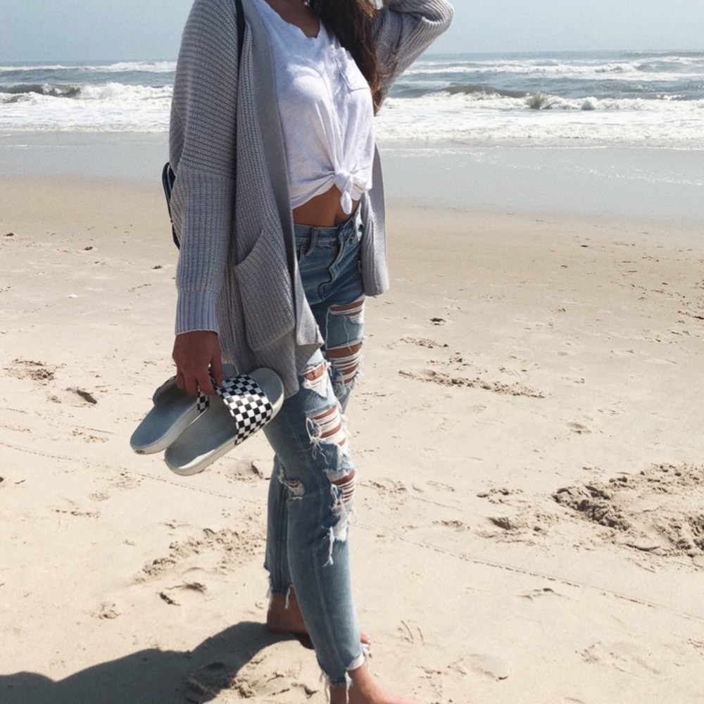 American Eagle Distressed Light Wash Mom Jeans